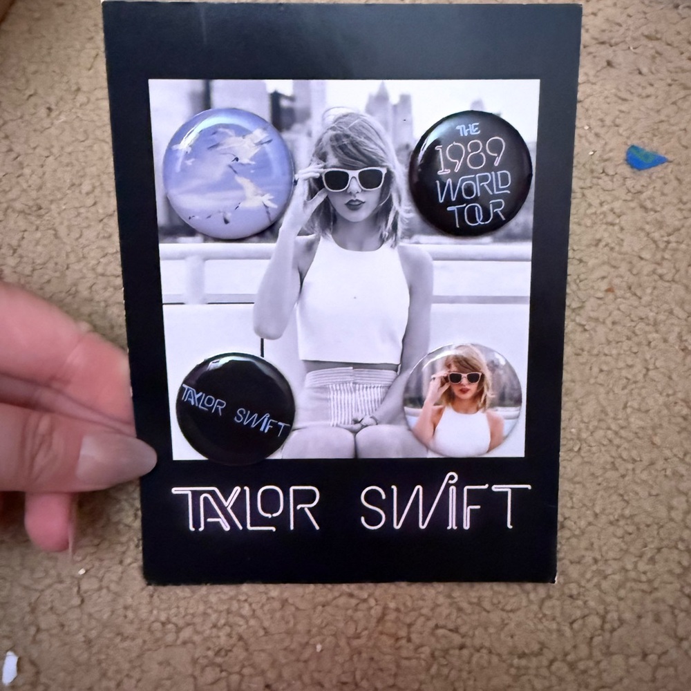 Taylor Swift 1989 Tour Button Set